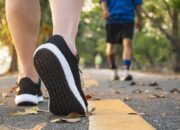 Mana yang Lebih Sehat Olahraga 30 Menit atau Berjalan 10.000 Langkah Sehari? Begini Penjelasannya