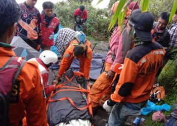 Diprediksi Siang Sampai di Kaki Marapi, Evakuasi Pendaki Asal Padang Dramatis