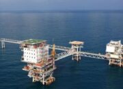 Donald Trump Deklarasikan Perang Dagang, Harga Minyak Anjlok