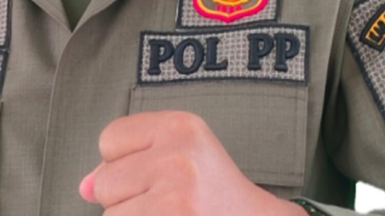 Satpol PP Agam Kirim 19 Artis Sawer dan Pemandu Karaoke ke Panti Sosial 1 ilustrasi Satpol PP