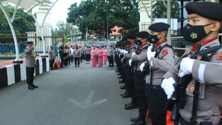 Jajar hormat untuk Kapolda Sumbar.