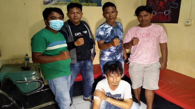 Maling handphone di terminal truk Koto Lalang diciduk tim Opsnal Polsek Lubukkilangan.