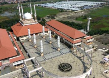 Punya Banyak Destinasi Indah, Ini 9 Tempat Wisata Religi Yang Populer di Indonesia