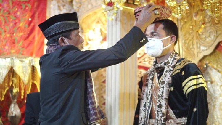 Kapolresta Padang Kombes Pol Imran Amir sah mendapat gelar Datuak Nan Sati.