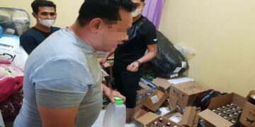 Perdagangan Minuman Beralkohol Tak Berizin via Daring Digagalkan di Padang 8 Perdagangan Minuman Beralkohol Tak Berizin via Daring Digagalkan di Padang