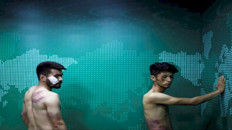 Dua jurnalis surat kabar AfghanistaN dianiaya Taliban. (REUTERS)