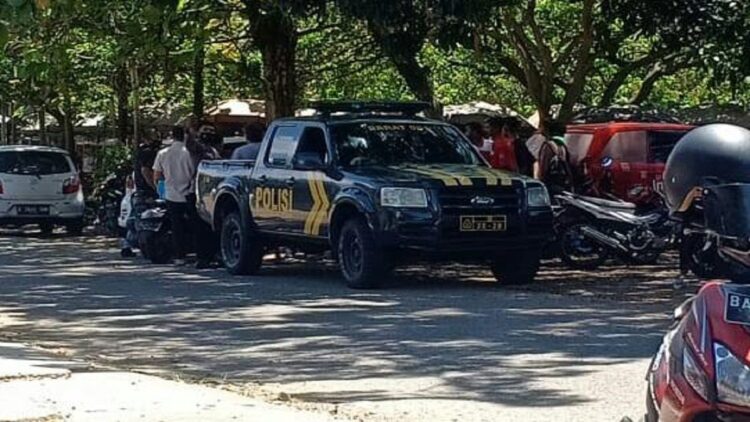 Pelajar Tawuran di GOR Agus Salim, Aksi Saling Lempar Ganggu Warga 1 Petugas polisi di kawasan GOR H Agus Salim saat ada laporan tawuran.