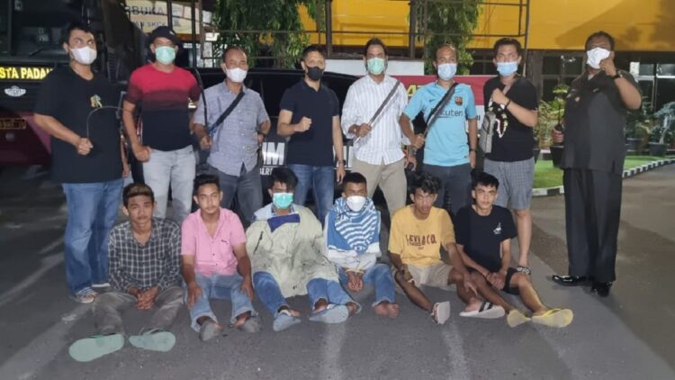 Enam Pelaku Begal di Padang Terancam Dipenjara Diatas Lima Tahun 1 Enam pelaku begal yang berhasil diamankan Tim Klewang.