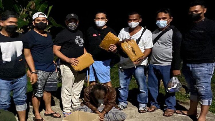 Hendak Bawa Ganja ke Padang, Tim Rajawali Patuk Dua Pengedar Ganja di Bukik Lampu 1 Tim Rajawali ciduk dua pelaku narkoba di Bukik Lampu.