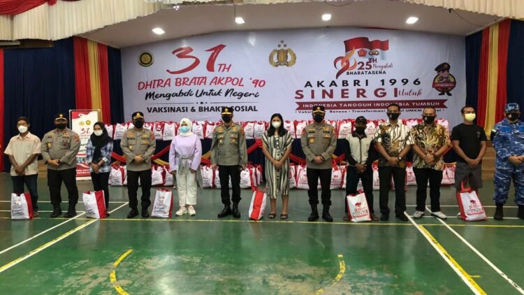 Vaksinasi Akabri 1996 di Padang.