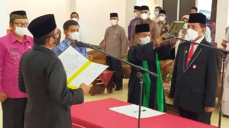 Wali Kota Padang Hendri Septa akhirnya melantik Arfian sebagai penjabat (Pj) Sekretaris Daerah. (IST)