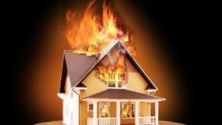 Ditinggal sebentar Beli Nasi Goreng, Rumah Penjual Lontong di Pasaman Terbakar 1 Ilustrasi kebakaran. (net)