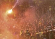 Pertandingan West Ham Vs Rapid Wien Memanas, Antar-Suporter Terlibat Saling Serang