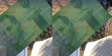 Uang Rp2.000 Disemprot Berubah Warna seperti Uang Rp20.000, Kok Bisa? 8 Uang Rp2.000 Disemprot Berubah Warna seperti Uang Rp20.000, Kok Bisa?