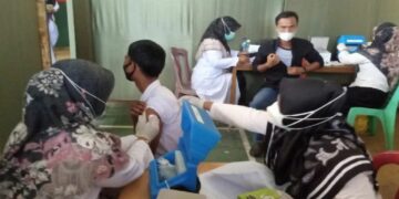 Gebyar Vaksinasi COVID-19 Massal di GOR Rang Agam, Targetkan 1.000 Orang 8 Gebyar Vaksinasi COVID-19 Massal di GOR Rang Agam, Targetkan 1.000 Orang