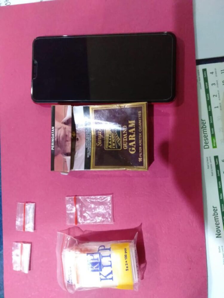 Simpan Dua Paket Sabu di Dalam Bungkus Rokok, Riski Ditangkap Tim Rajawali di Jalan Sutan Syahrir Padang 1 IMG 20211010 WA0003 resize 85