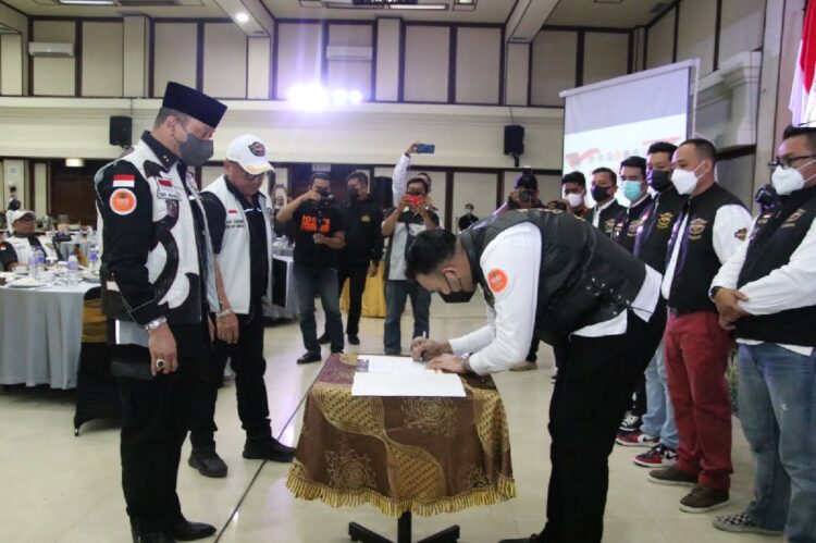 Dilantik sebagai Ketua HDCI Sumbar, Novan Pratama: Kami Siap Bersinergi untuk Mencegah Penularan Corona 1 IMG 20211020 WA0003 resize 80