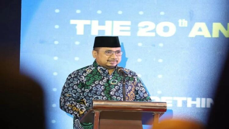 Pernyataan 'Kemenag Hadiah Negara untuk NU' Tuai Kontroversi, Ini Penjelasan Menag Yaqut Cholil Qoumas! 1 Menteri Agama Yaqut Cholil Qoumas saat membuka pelaksanaan Annual International Conference on Islamic Studies (AICIS) 2021 di Hotel The Sunan, Surakarta, Senin (25/10/2021). (ANTARA/HO-Kemenag)