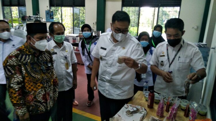 BLK Komunitas Yayasan Bintang Sembilan Peduli Bangsa (YBSPB) sukses menggelar Pelatihan Berbasis Kompetensi Angkatan I Kejuruan Agro Industri Sub Kejuruan Pengolahan Buah.