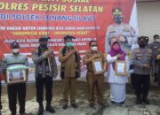 Tinjau Vaksinasi Covid-19 di Pessel, Kapolda Sumbar: Kita Kerahkan Semua Sumber Daya yang Ada