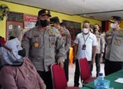 Wakapolda Sumbar Tinjau Vaksinasi Door to Door dan Bhakti Polri di Bungus