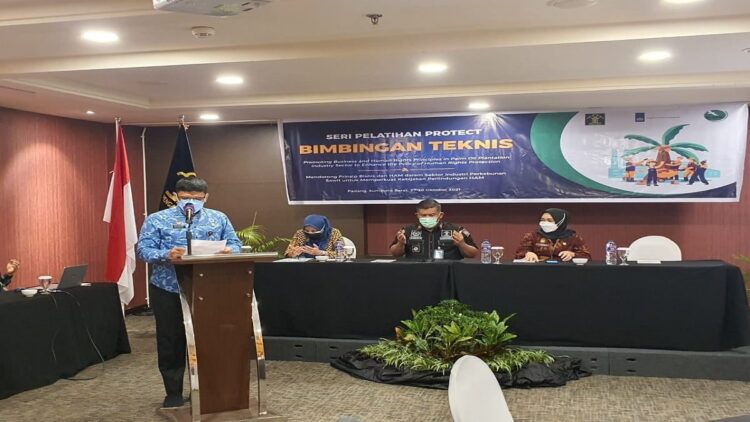 Acara bimtek terkait Bisnis dan HAM pada Sektor Perkebunan Kelapa Sawit di Hotel Mercure Padang, Rabu (27/10/2021). (IST)