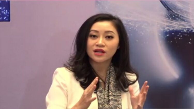 Tangkapan layar - Dokter spesialis penyakit kulit dan kelamin dari Universitas Indonesia, dr. Arini Astasari Widodo, Sp.KK di sela acara daring yang digelar merek kecantikan asal Prancis, Kamis (30/9/2021). (ANTARA/Lia Wanadriani Santosa)