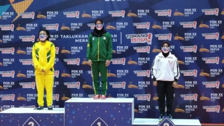 PON XX Papua: Gulat Putri Sumbang Medali Perunggu untuk Sumbar 1 Atlet gulat sumbar raih perunggu di PON XX Papua.