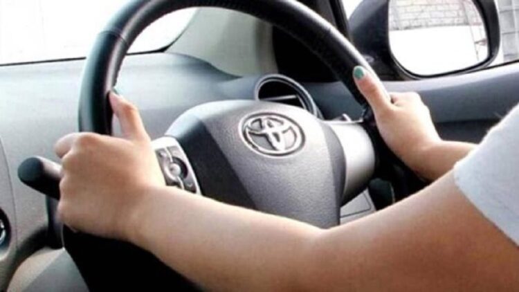 Mobil Menerjang Banjir Amankah untuk Power Steering? Begini Penjelasan Ahli 1 Ilustrasi kemudi mobil. (net)