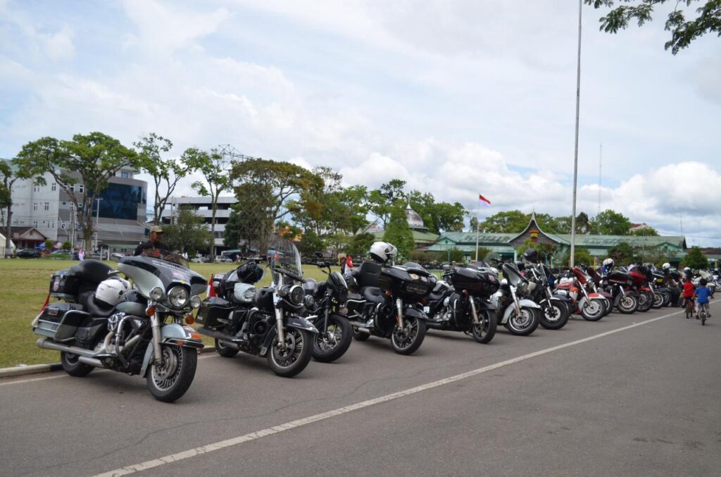 HDCI Peduli Bangsa Sambangi Dua Daerah di Sumbar, Berbagi Bahagia hingga Vaksinasi Massal 2 hdci