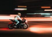 Keluyuran Naik Motor Bisa Menyehatkan Mental, Benarkah?