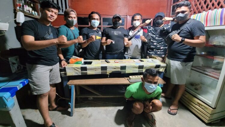 Seorang sopir di Padang diciduk TIm Rajawali karena jualan sabu.