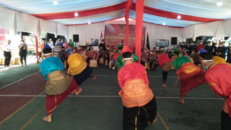 Randai di peringatan Hari HAM.