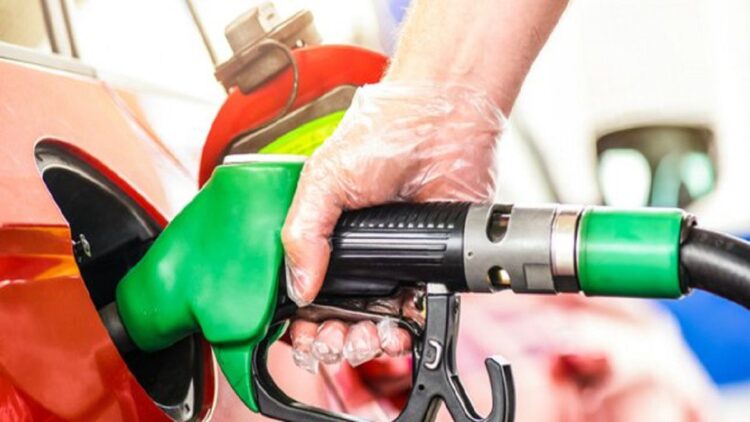 Ilustrasi pengisian BBM. (net)