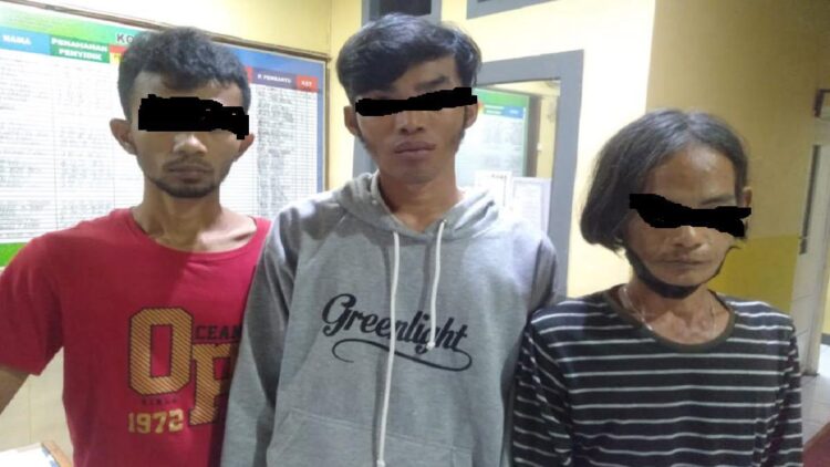 Waduh! Tiga Pemuda di Padang Ini Digerebek Polisi Saat Pesta Sabu 1 Tiga pemuda pesta narkoba di Padang diamankan tim Rajawali Polresta Padang.