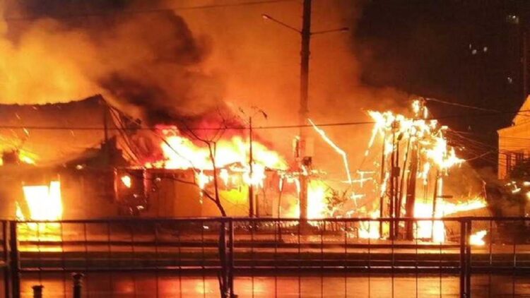 Sedikitnya 28 Kios Pedagang Pasar Aur Tajungkang Bukittinggi Terbakar, Kerugian Capai Rp700 Juta 1 Ilustrasi kebakaran. (net)