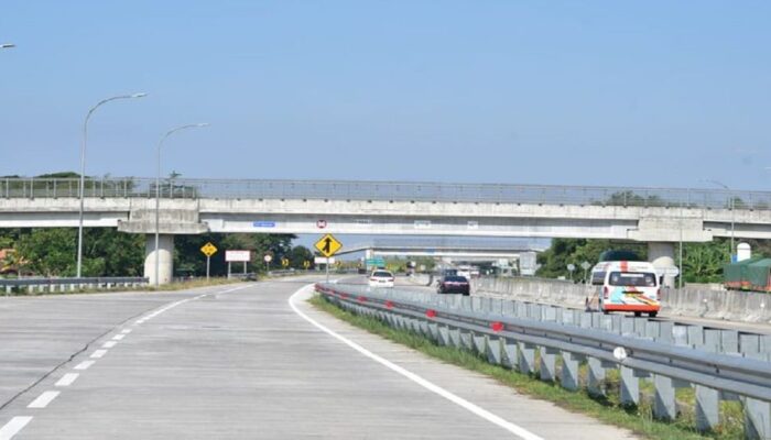 Menhub Tegaskan Angkutan Barang Dilarang Masuk Tol hingga 4 Januari 2026