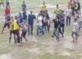 Dua Kesebelasan Kampung Ini Ricuh saat Pertandingan Bola, Videonya Viral