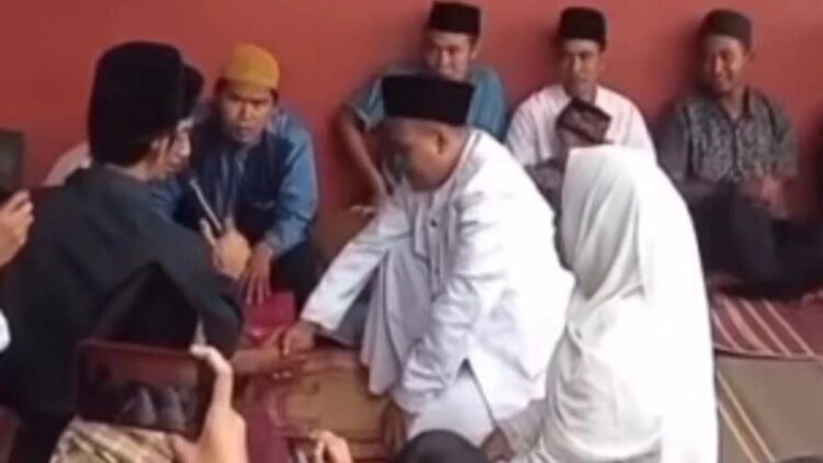 Viral pengantin ini sebut mas kawinnya seperangkat alat sekolah. (Sumber : instagram/viralyes)