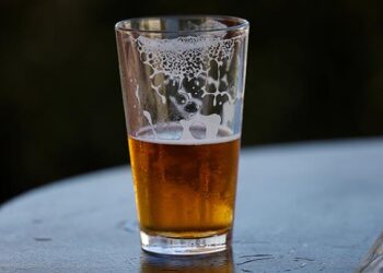 Hentikan Mobil Selundupkan 2.760 Botol Miras di Papua, TNI Temukan Dua Anggota Polri di Dalamnya