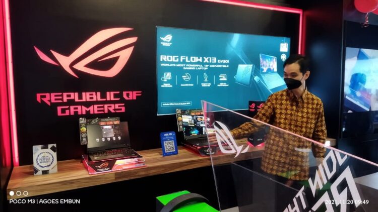 ROG Corner Hadir di J-Bros Computer Padang 1 Owner J-Bros Computer, Hendri Gunawan menyebutkan, Asus ROG store tentunya akan memenuhi kebutuhan informasi teknologi (IT) di Sumbar, khususnya Padang.