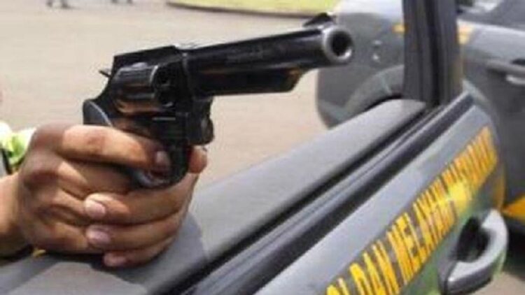 25 Perampok Bank Tewas dalam Dua Bentrokan dengan Polisi di Brazil 1 Ilustrasi baku tembak. (net)