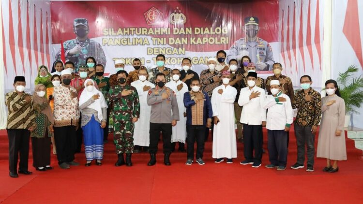 Silaturahmi serta dialog Kapolri dan Panglima TNI dengan tokoh lintas agama di Labuan Bajo, NTT.