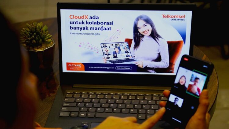 Gandeng Zoom, Telkomsel Hadirkan CloudX Meeting 2.0 untuk Kerja Virtual yang Lebih Produktif 1 Kolaborasi CloudX dan Zoom.