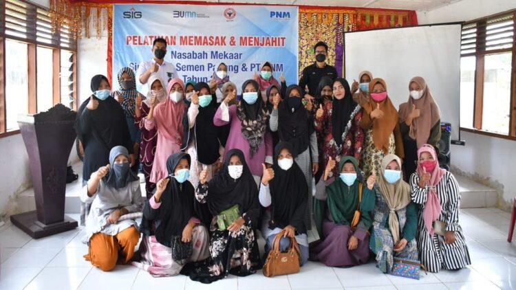 PNM Mekar dan Semen Padang.