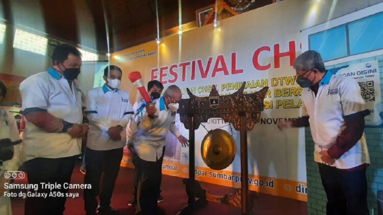 Penganugrahan penerapan Cleanliness Health Safety Environment Sustainability (CHSE) tingkat Sumbar bertempat di Istana Bung Hatta Bukittinggi.