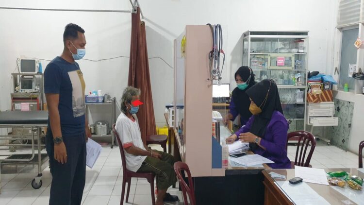 SO, pelaku pencabulan anak kandung usai ditangkap polisi. (IST)