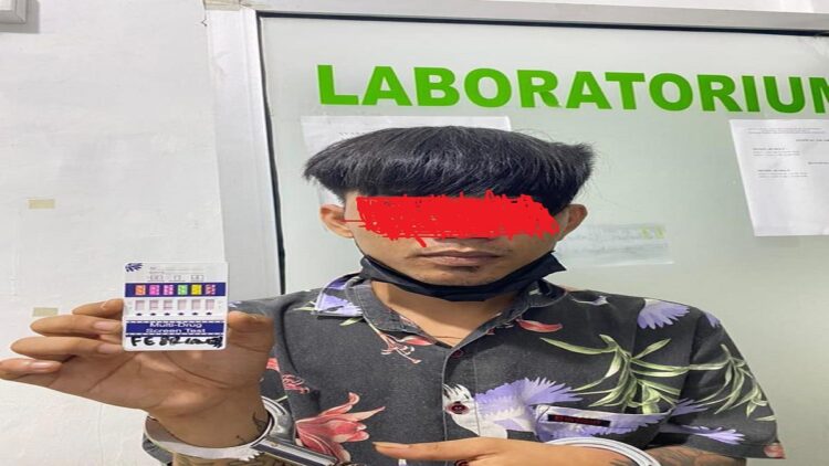 Kelabui Polisi Simpan Sabu dalam Bungkus Rokok, Warga Kuranji Diciduk 1 Simpan dua paket sabu-sabu, warga Kuranji ini ditangkap polisi. (IST)