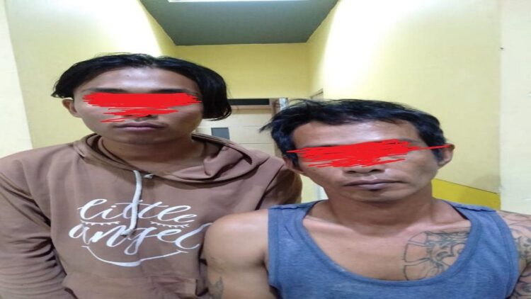 Keder, Pengedar Sabu-sabu Terkencing di Celana saat Diringkus Tim Rajawali di Padang 1 Dua pengedar narkoba ditangkap polisi usai menyamar menjadi pembeli. (IST)