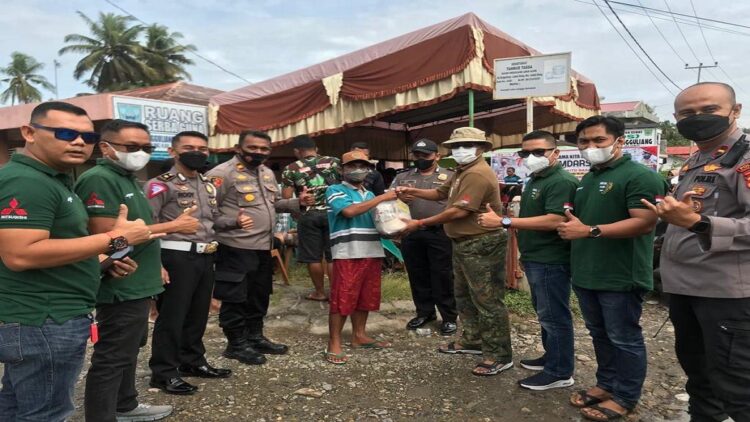 Meriahkan HUT ke-6, SPS Rumah Gadang Gelar Baksos di Padangpariaman 1 SPS Rumah Gadang mengadakan baksos di acara Gebyar Sumdarsin di Padangpariaman. (IST)